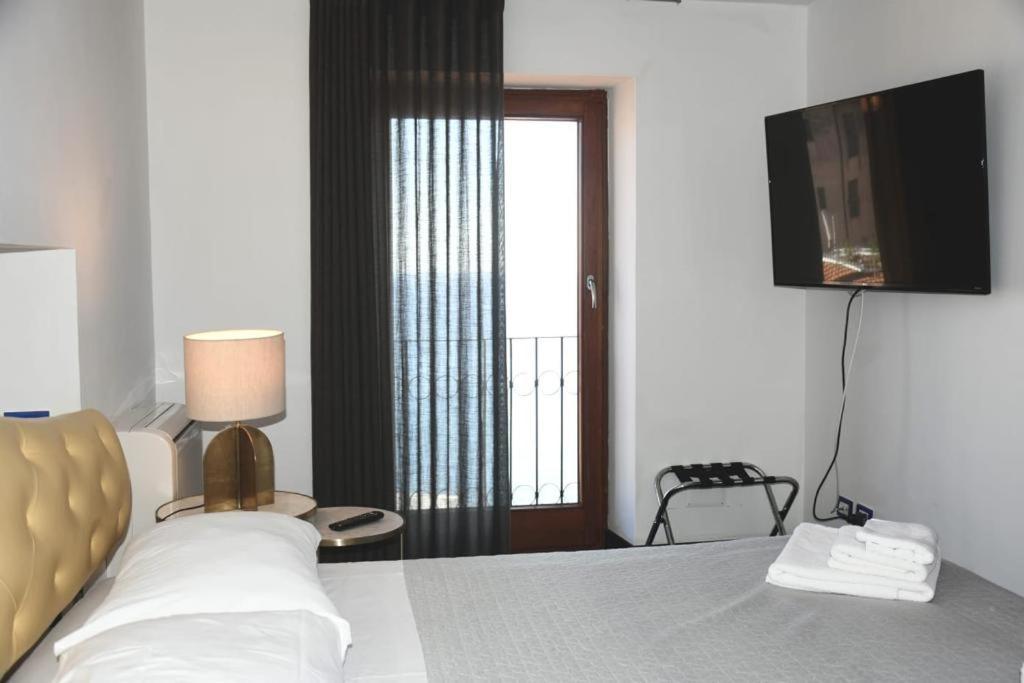 Le Suite Guarinelli B&B Гаэта Экстерьер фото